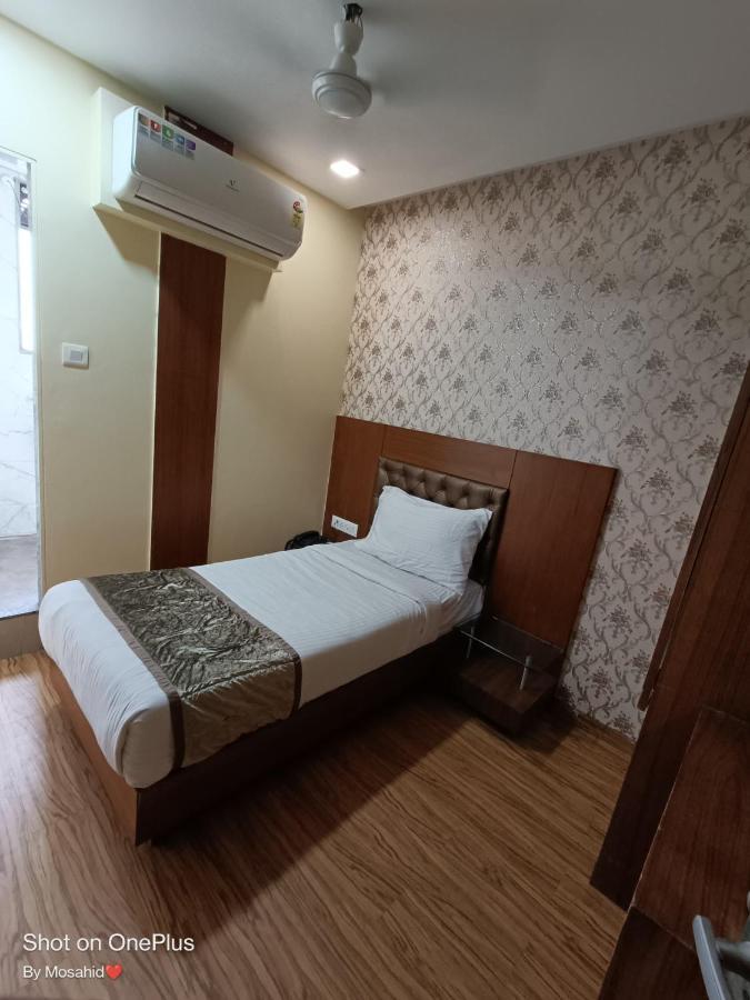 Hotel A Suites Mumbai Exterior foto
